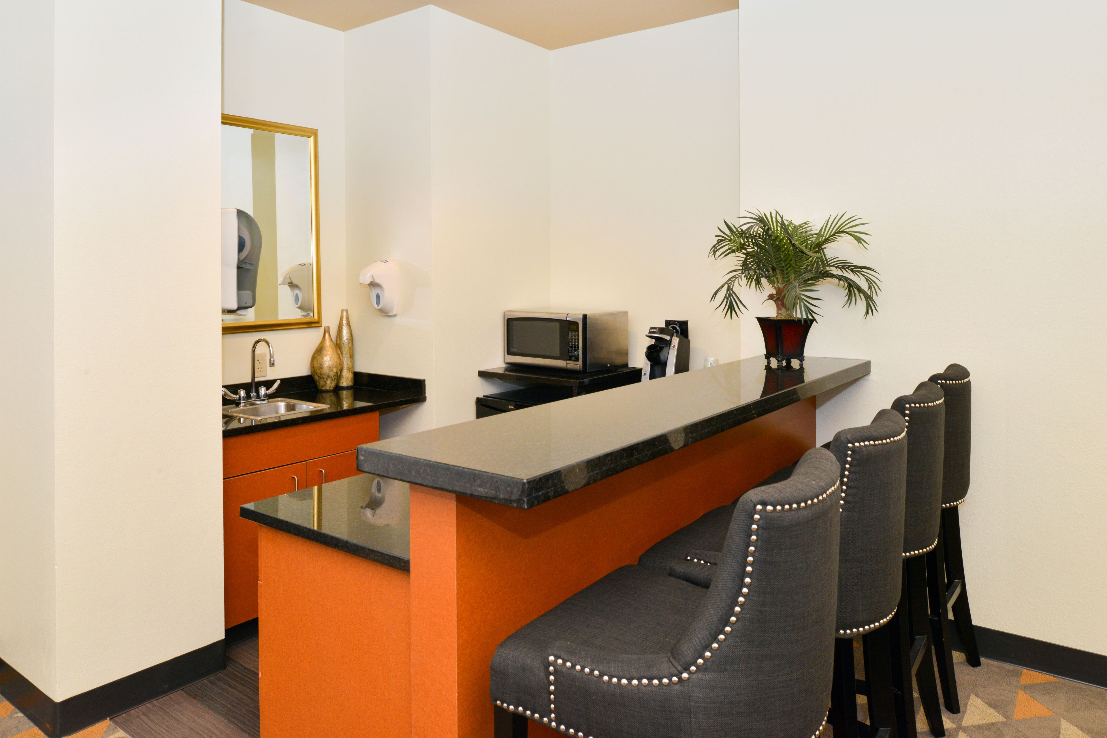 1 bedroom, premium bedding, laptop workspace, blackout curtains