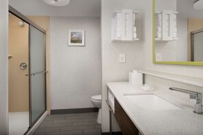 Free toiletries, hair dryer, towels, soap - Hampton Inn Knoxville East (Knoxville)