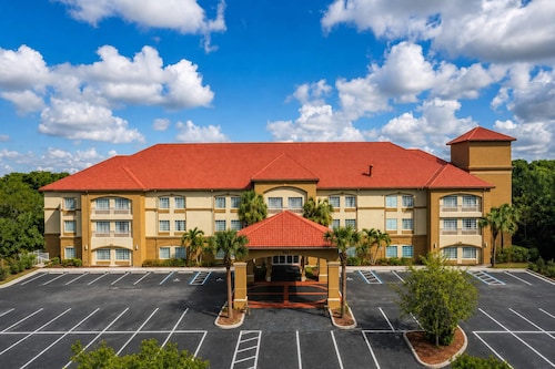 Stay Well Inn & Suites