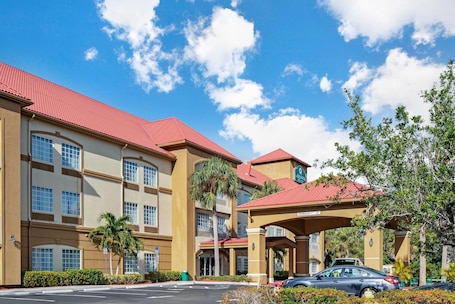 Exterior. La Quinta Inn and Suites Fort Myers I-75