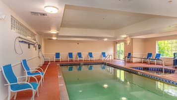 Una piscina cubierta
