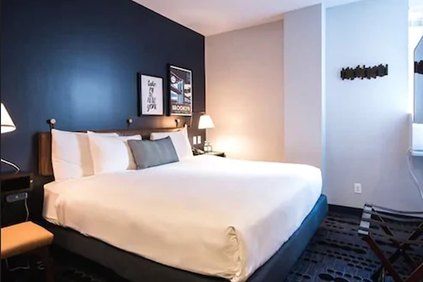 Premium-sengetøj, skrivebord, strygejern/strygebræt, gratis Wi-Fi