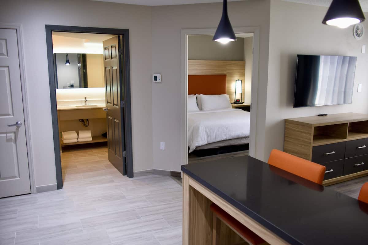 1 bedroom, desk, laptop workspace, blackout drapes