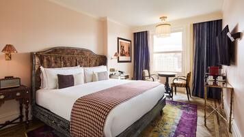 2 bedrooms, Egyptian cotton sheets, premium bedding, memory foam beds