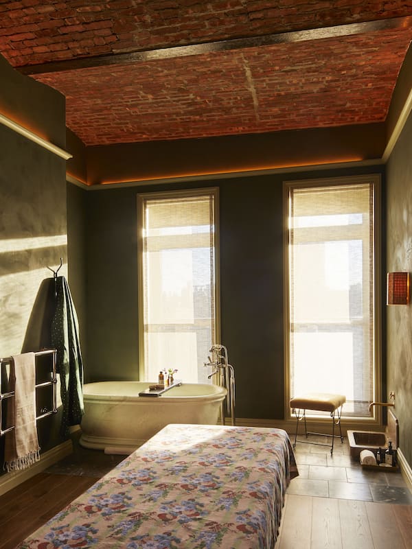 Sauna, hot tub, steam room, body treatments, mud baths, hydrotherapy