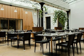 Breakfast, lunch and dinner served