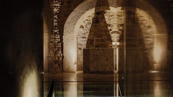 Sauna seca, banho turco/hammam, tratamentos corporais, hidroterapia