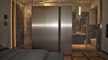 Ropa de cama de alta calidad y minibar