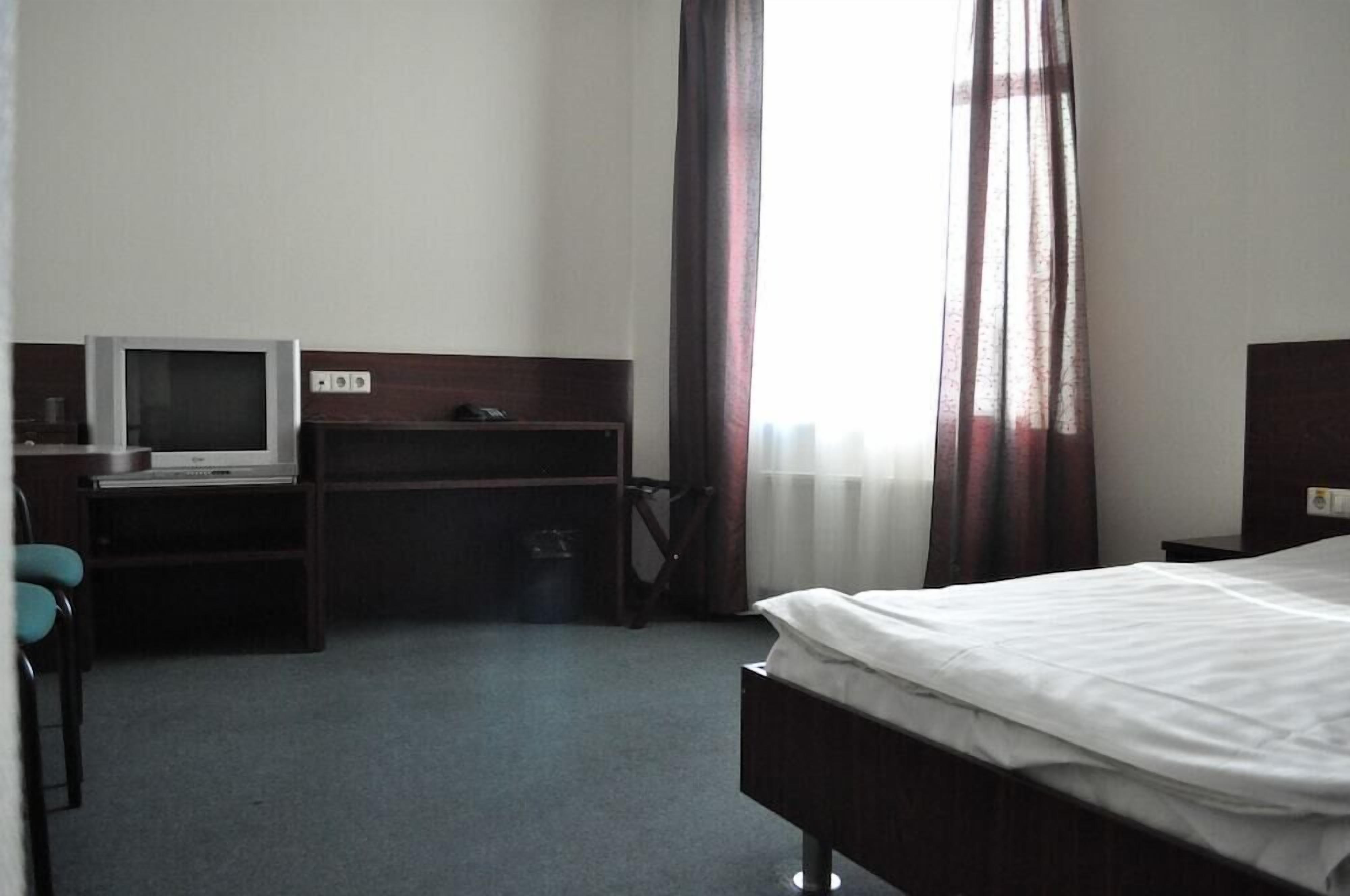in-room safe, iron/ironing board, rollaway beds, wifi