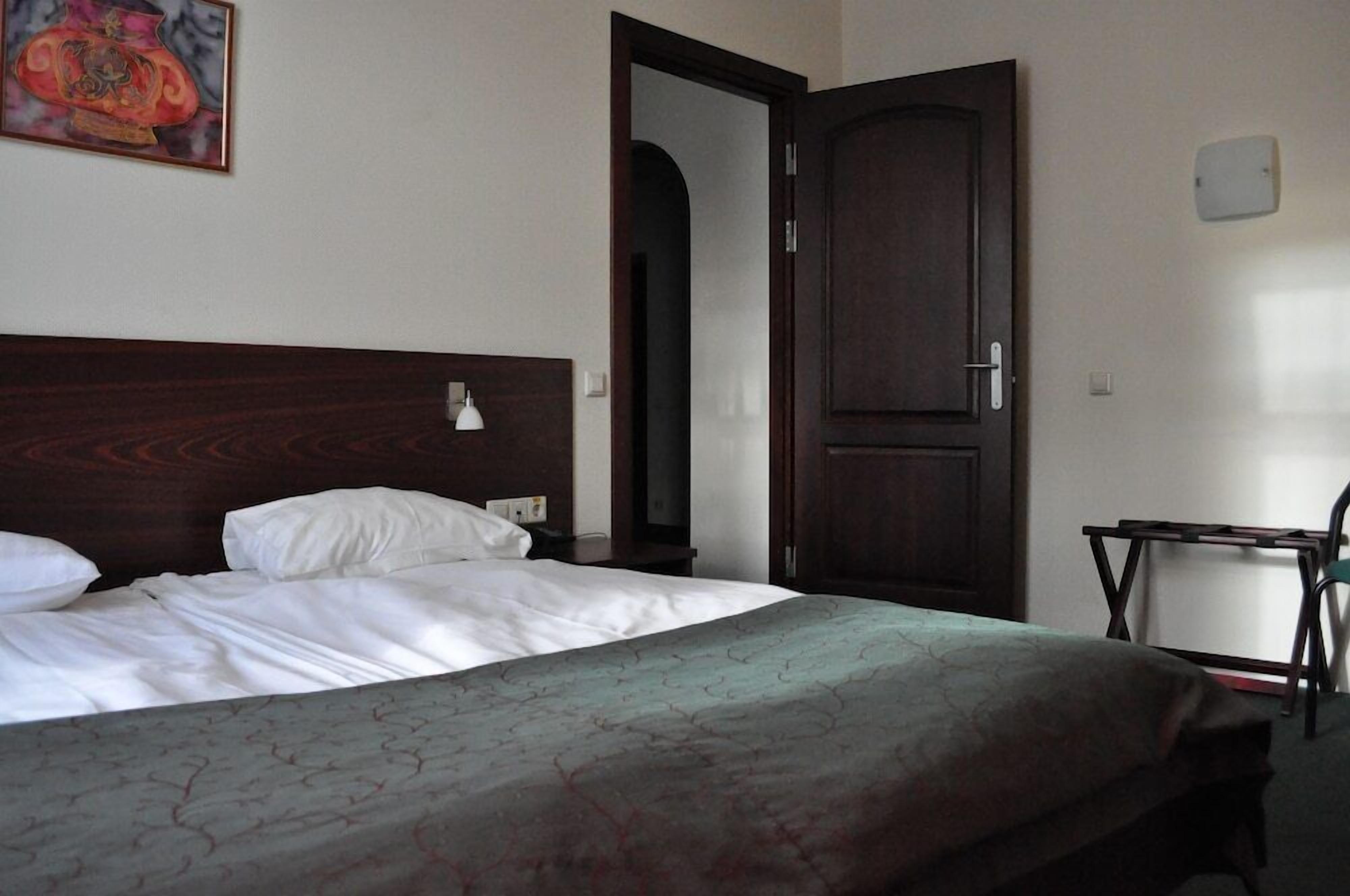 in-room safe, iron/ironing board, rollaway beds, wifi