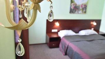 In-room safe, iron/ironing board, rollaway beds, WiFi