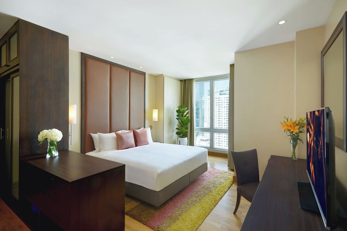 Premier Studio | 3 bedrooms, in-room safe, individually decorated, individually furnished