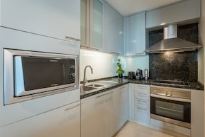 Fridge, microwave, coffee/tea maker, electric kettle