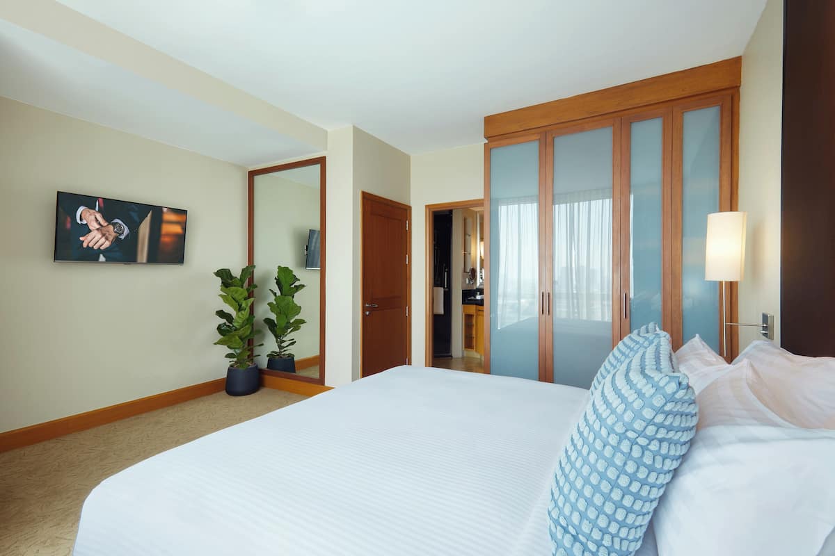 Premier Apartment, 1 Bedroom | 3 bedrooms, in-room safe, individually decorated, individually furnished