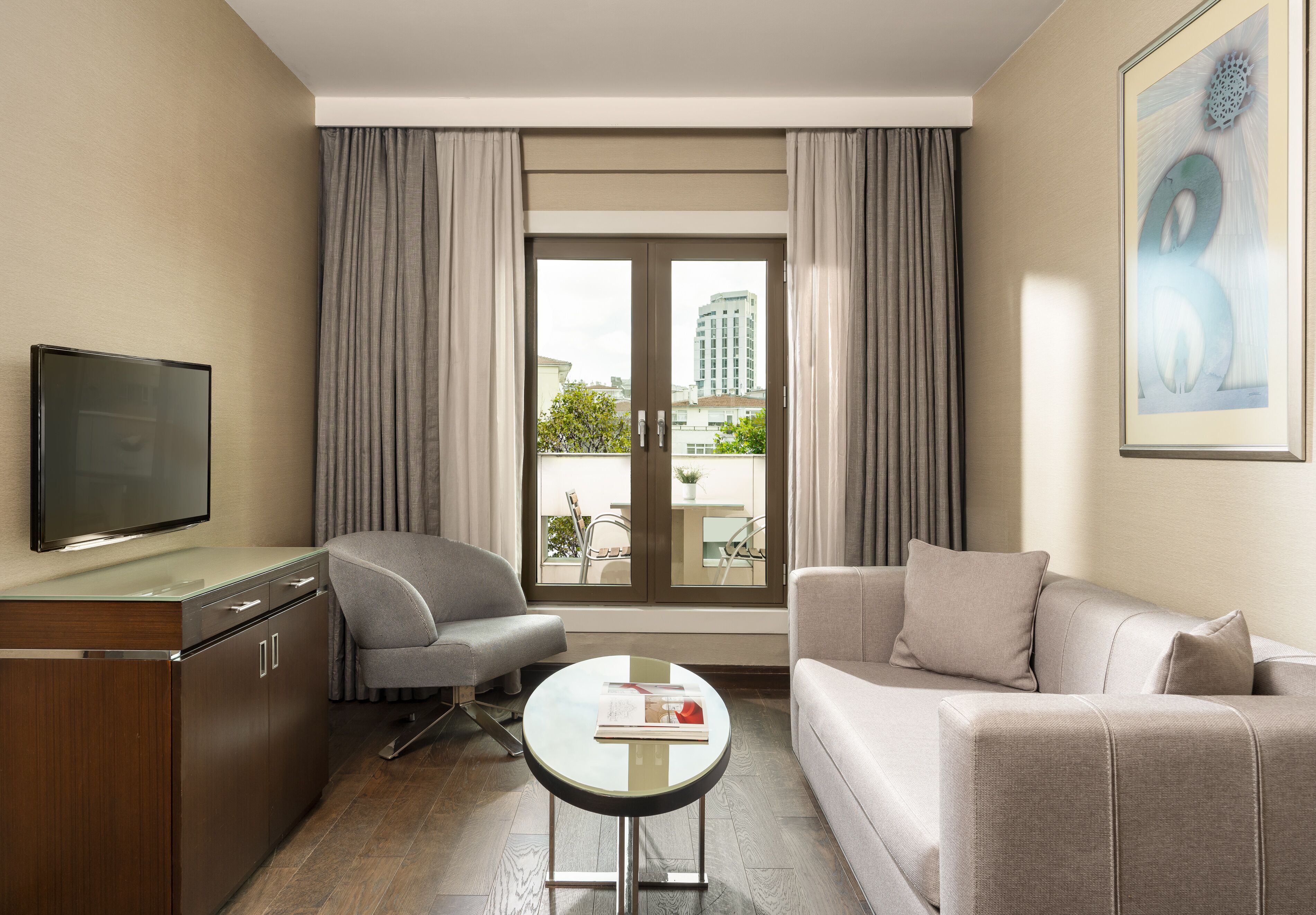 Suite with Terrace | Premium bedding, minibar, in-room safe, desk
