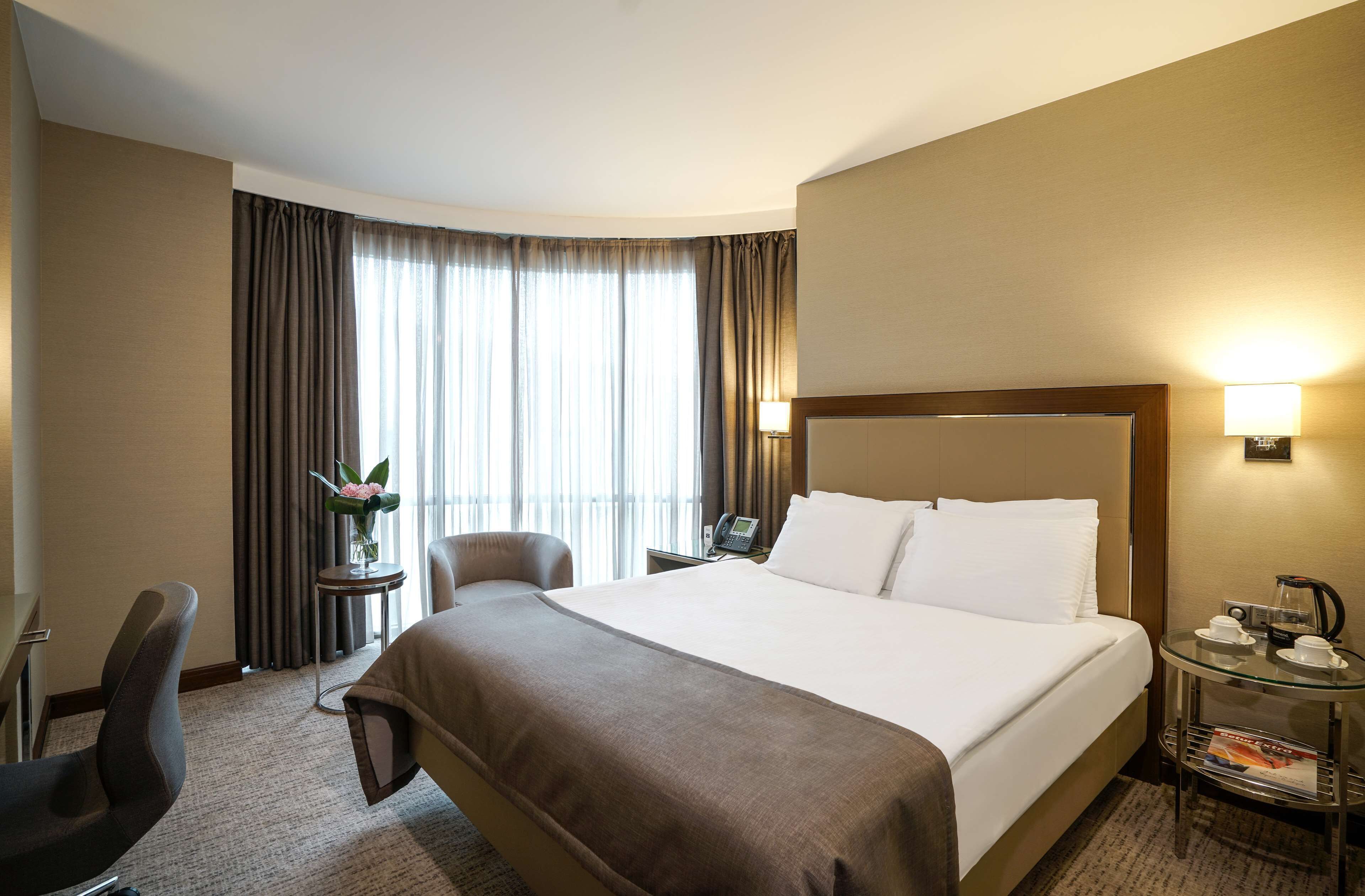 Premium bedding, minibar, in-room safe, desk