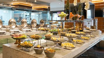 2 Restaurants, Frühstück, Mittagessen, lokale und internationale Küche