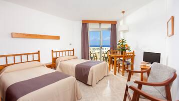 Studio, uitzicht op zee (2 adults) | Uitzicht vanuit de kamer