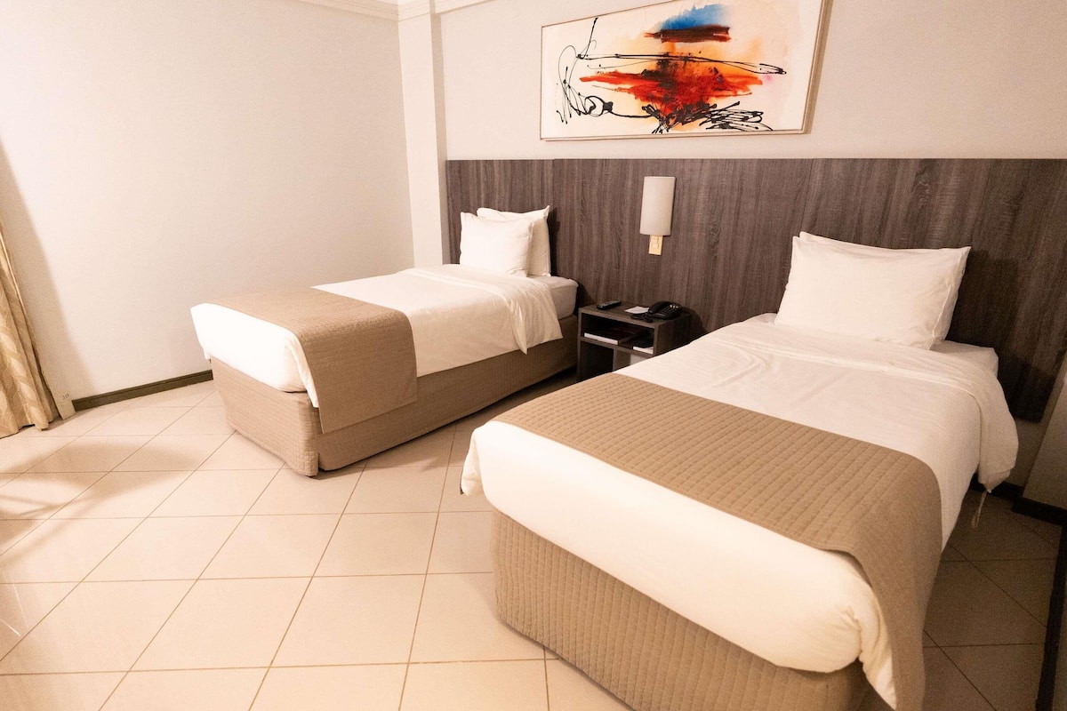Apartment, 1 Queen Bed, Accessible | Premium bedding, pillowtop beds, minibar, in-room safe