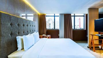 Ropa de cama de alta calidad, colchones con pillow-top y minibar