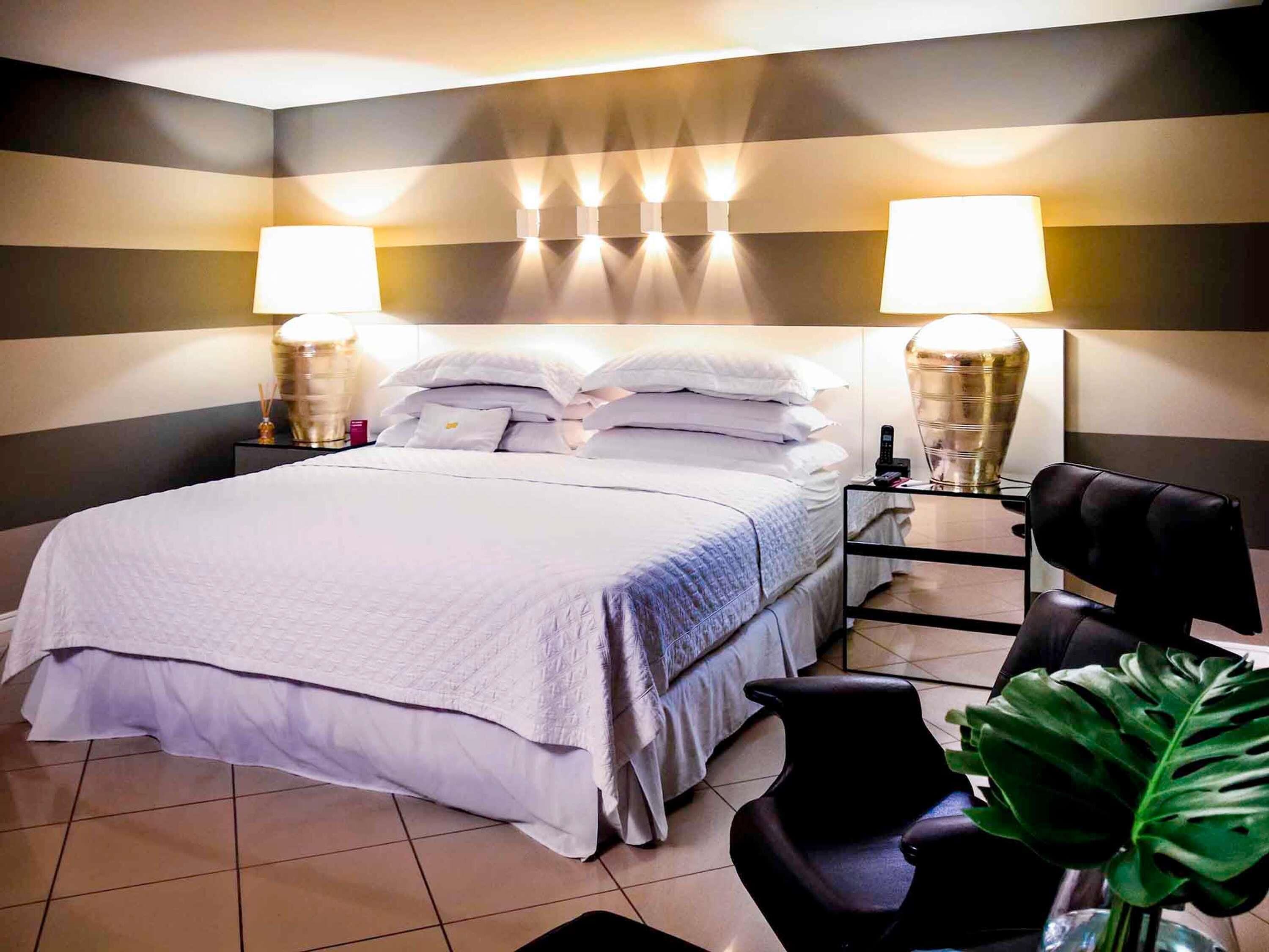 Presidential-Suite, 1 King-Bett