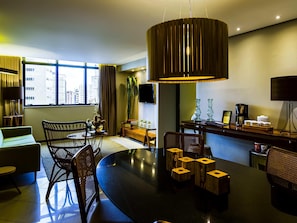 Executive Suite, 1 King Bed | Premium bedding, pillow-top beds, minibar, in-room safe - Grand Mercure Belem Do Para (Belém)