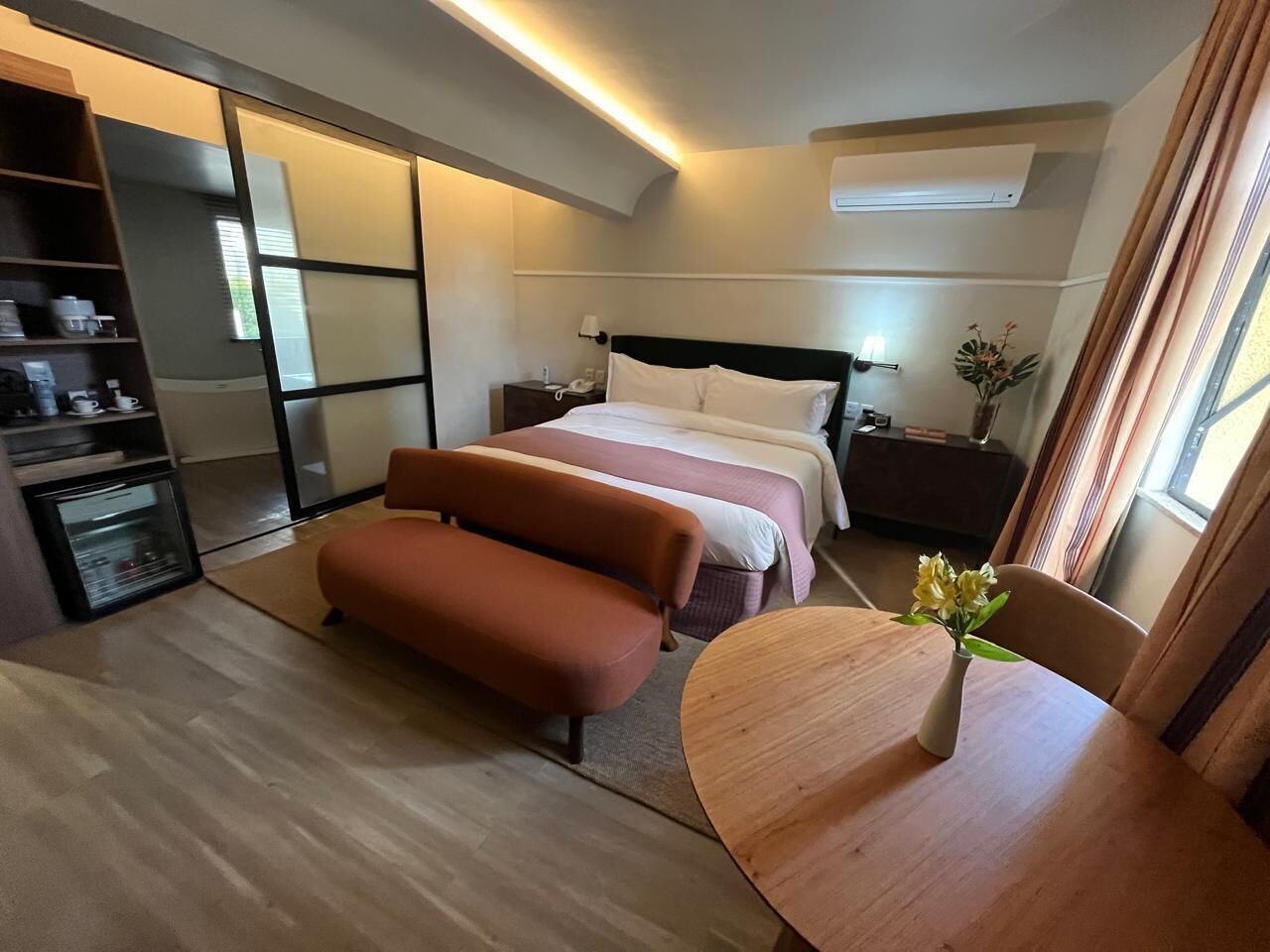 Junior Suite, 1 King Bed | Premium bedding, pillowtop beds, minibar, in-room safe