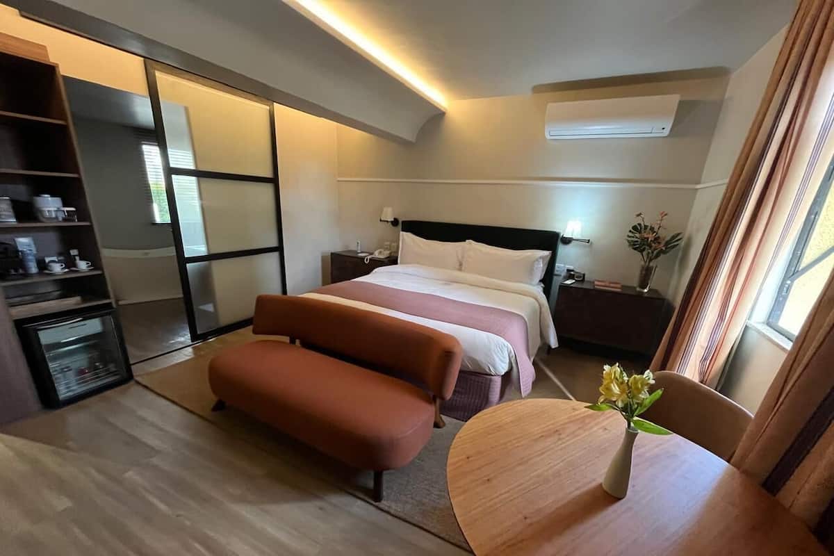 Junior-Suite, 1 King-Bett | Hochwertige Bettwaren, Pillowtop-Betten, Minibar, Zimmersafe