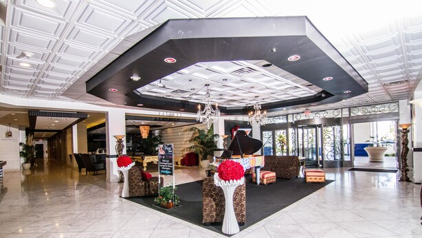 Lobby - Royal Resort (Las Vegas)