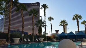 Exterior - Royal Resort (Las Vegas)