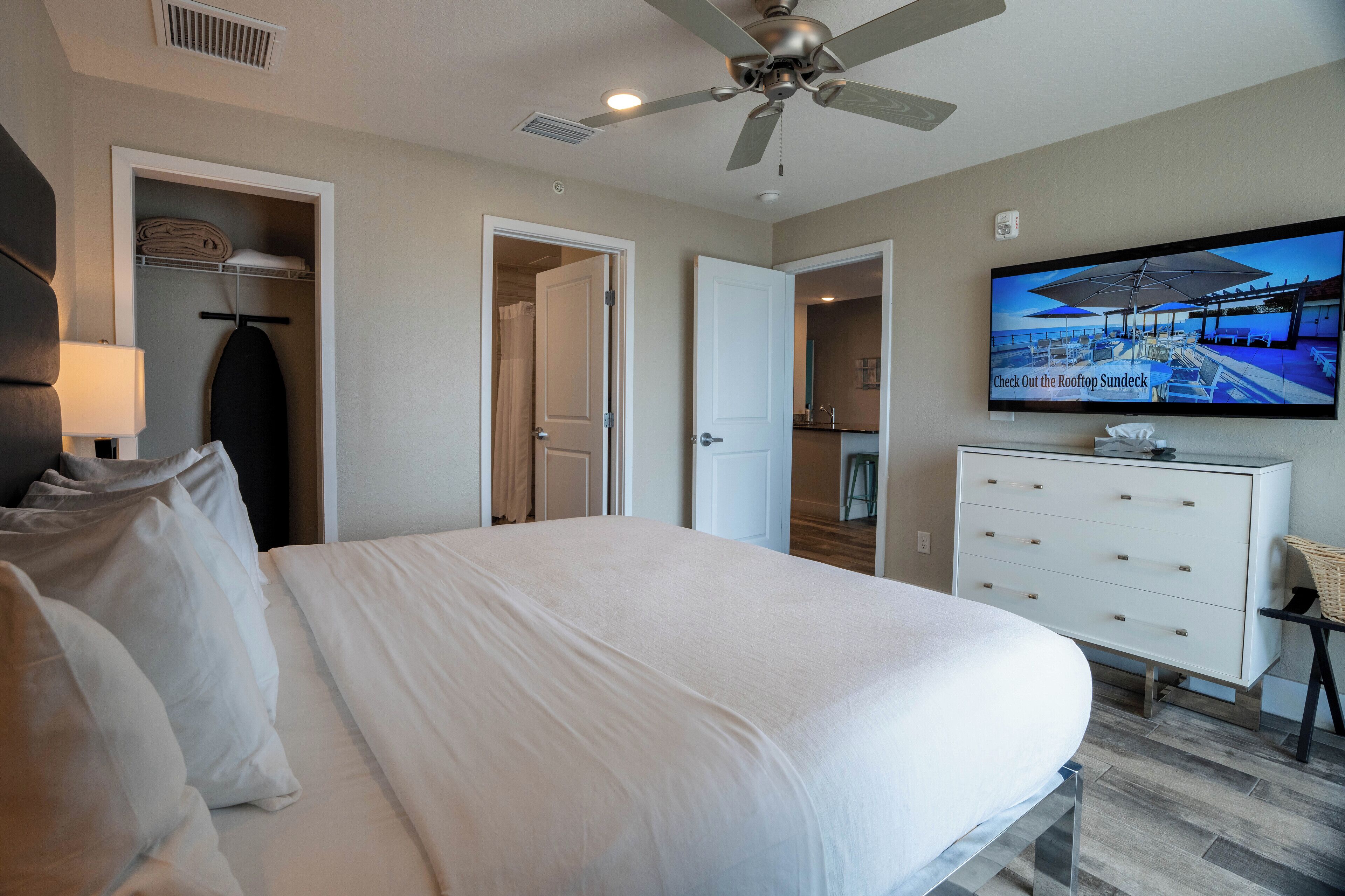 Photo - Barefoot Beach Club