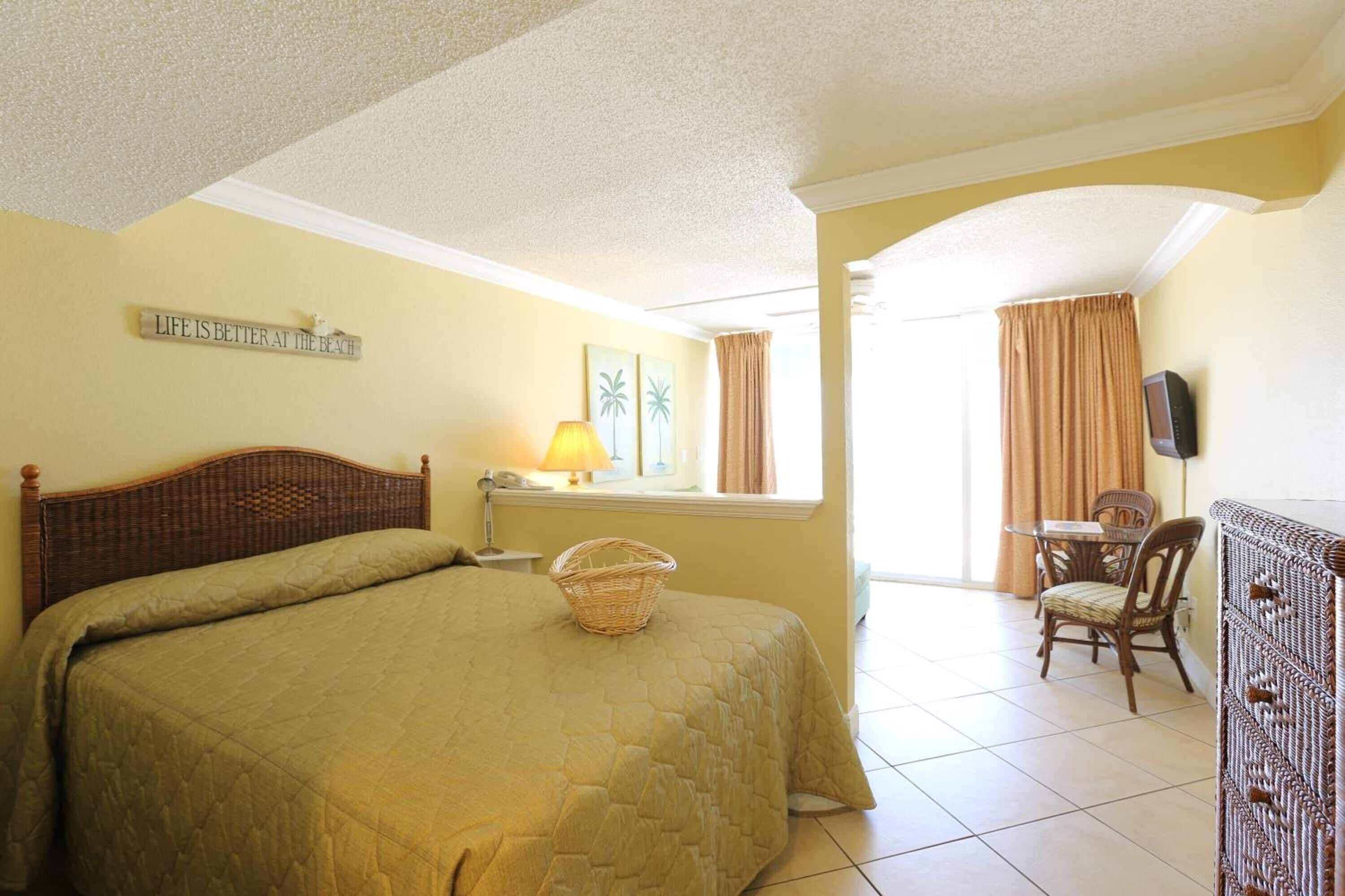 iron/ironing board, cots/infant beds, bed sheets