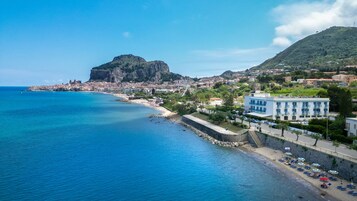 Praia particular, guarda-sóis 