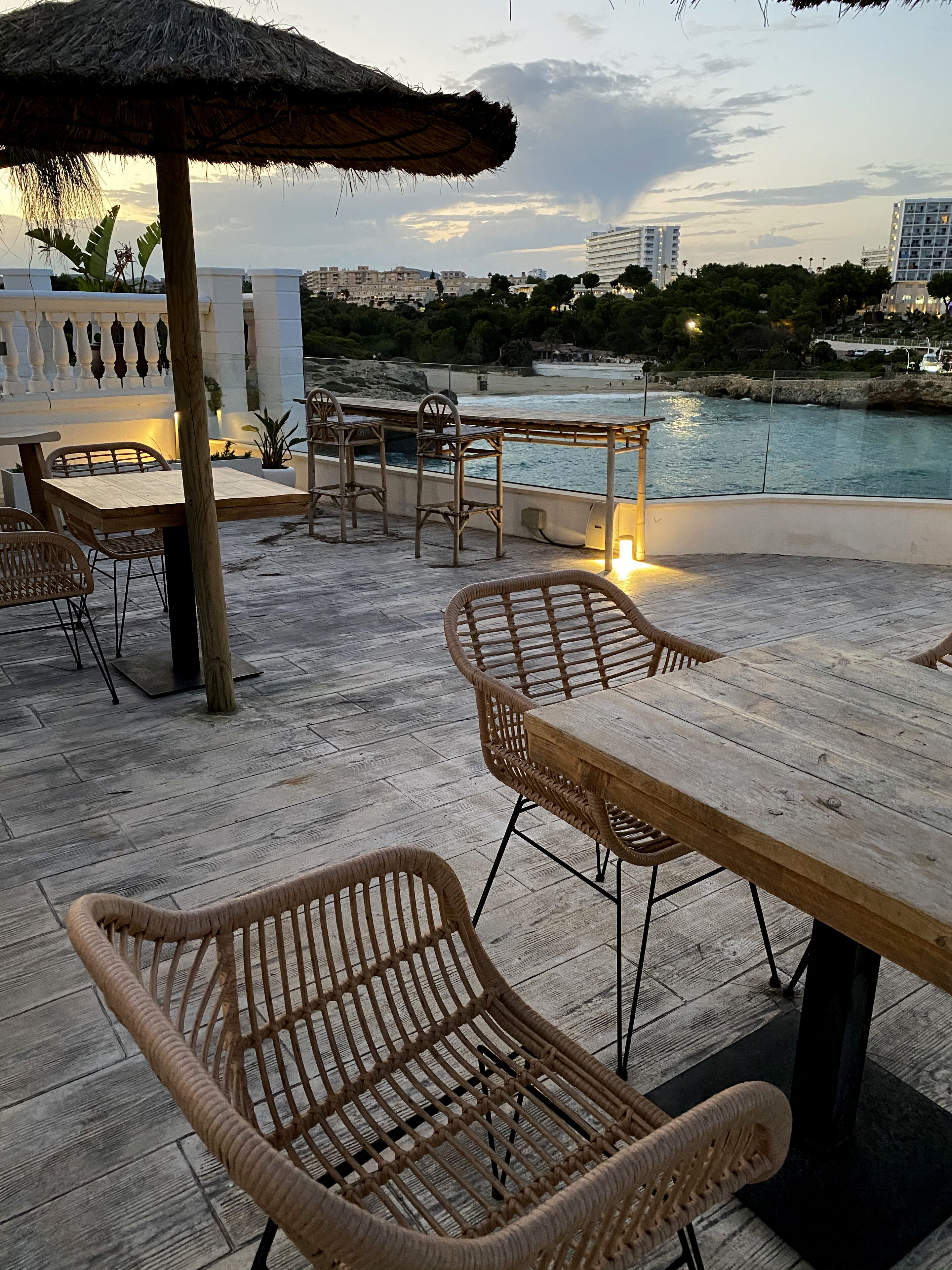 Bar ved bassenget