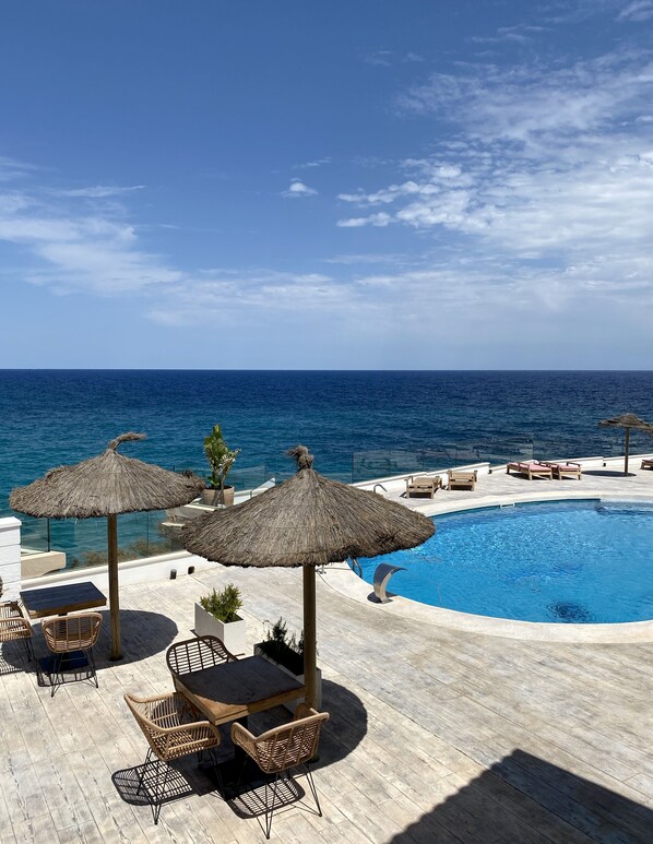 Outdoor pool, open 9 AM to 8 PM, pool umbrellas, sun loungers - ICON Valparaiso - Adults Only (Manacor)