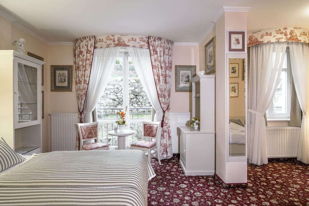 minibar, in-room safe, desk, free cots/infant beds