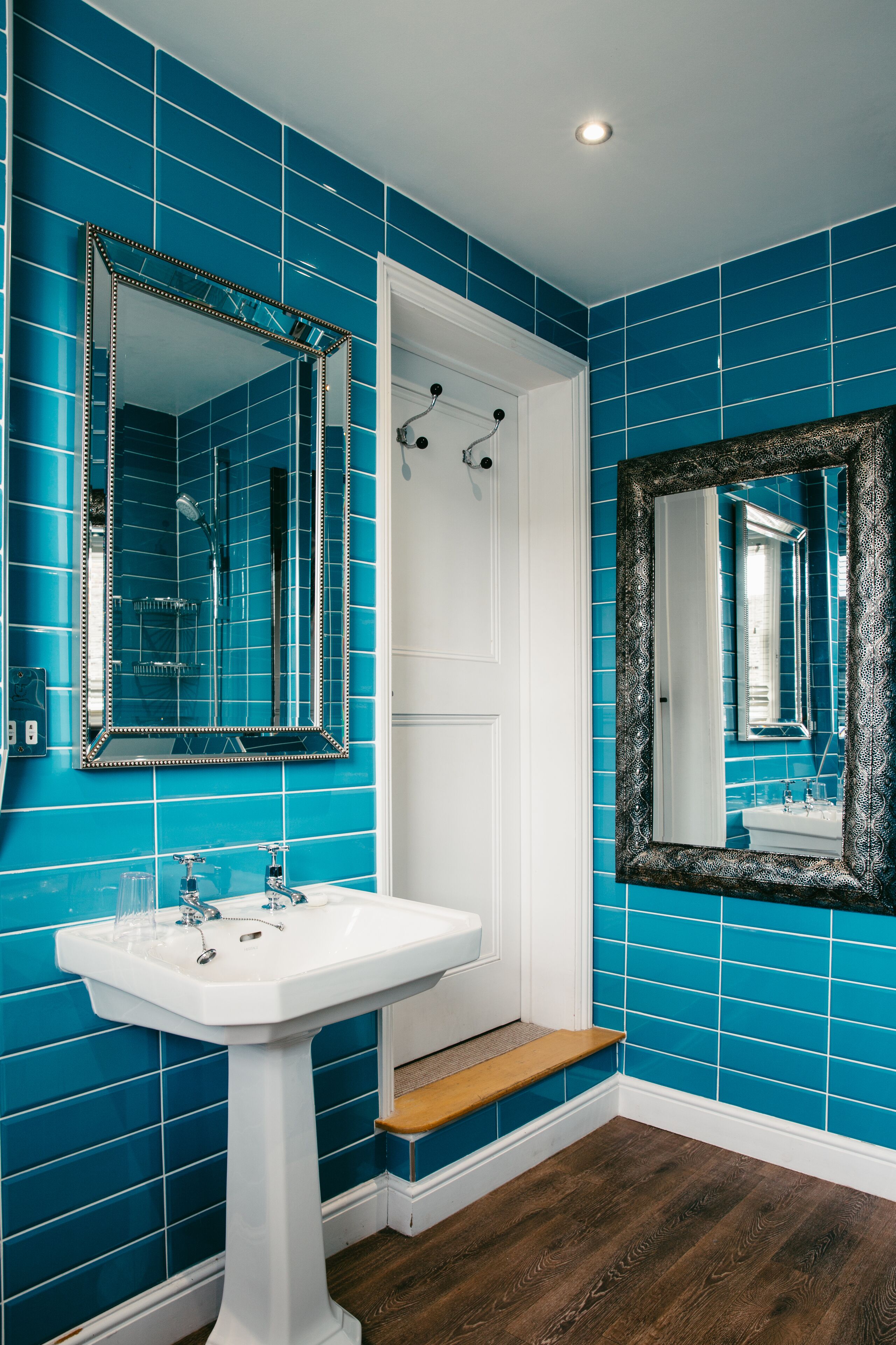 cosy double room | bathroom | free toiletries, hair dryer, towels