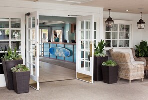 Lobby lounge - Pacific Edge Hotel (Laguna Beach)