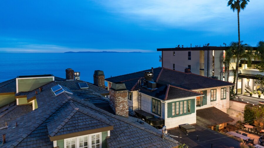 Pacific Edge Hotel