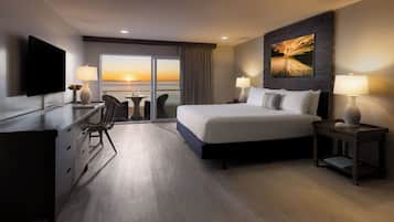 Room, 1 King Bed, Balcony, Oceanfront