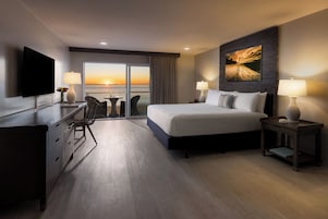Room, 1 King Bed, Balcony, Oceanfront | Blackout drapes, iron/ironing board, free cribs/infant beds, bed sheets
