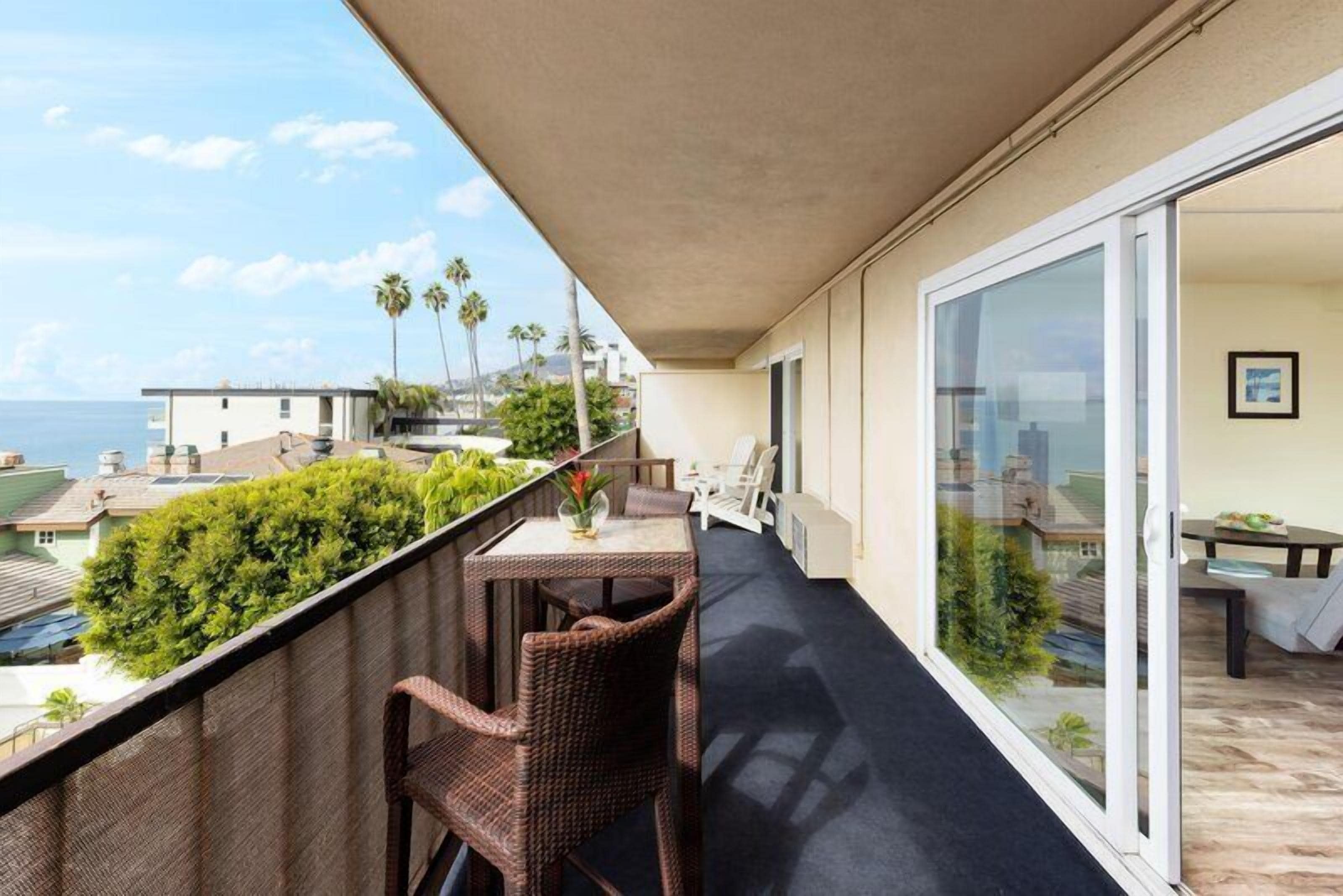 Suite, 2 Bedrooms | Outdoor dining