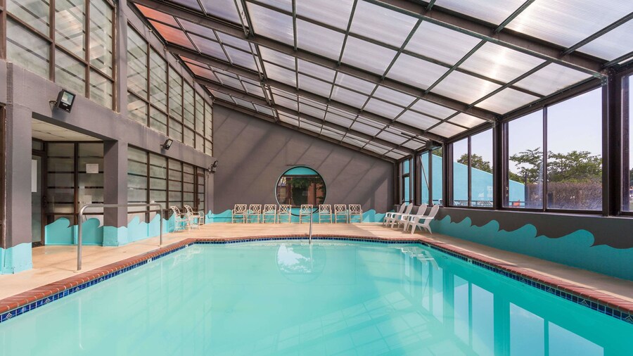 Howard Johnson by Wyndham Williamsburg