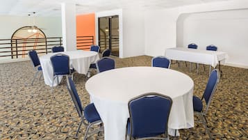 Ilmainen päivittäinen mannermainen aamiainen