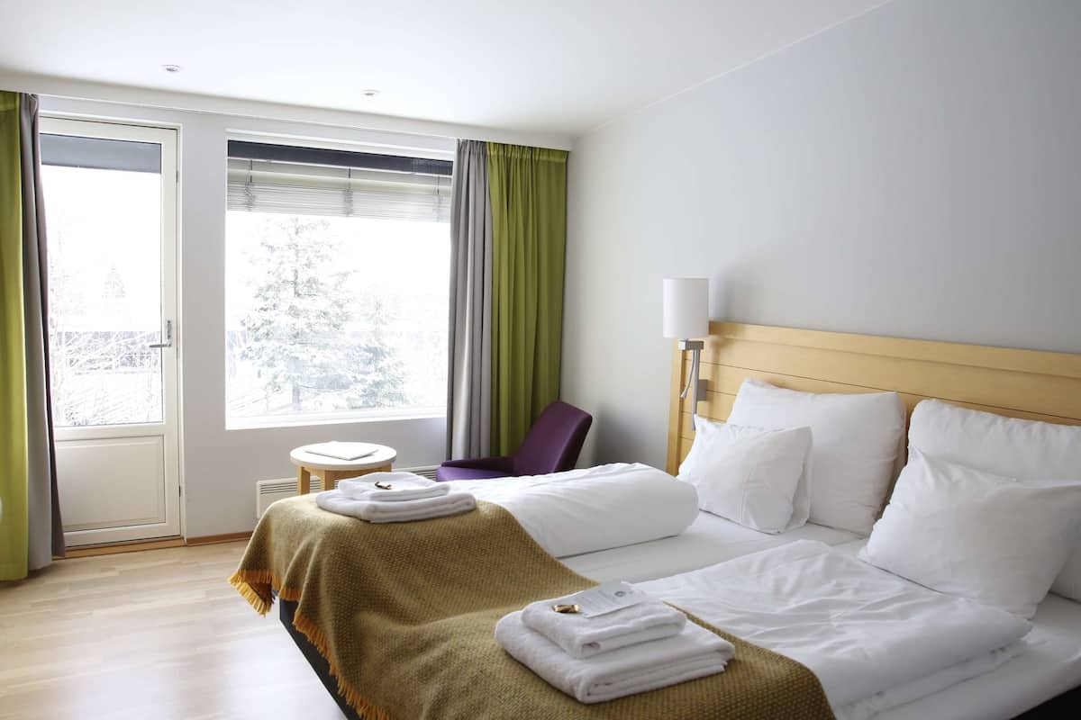 Standard Room, 2 Twin Beds, Non Smoking | Premium bedding, pillowtop beds, blackout drapes, cribs/infant beds