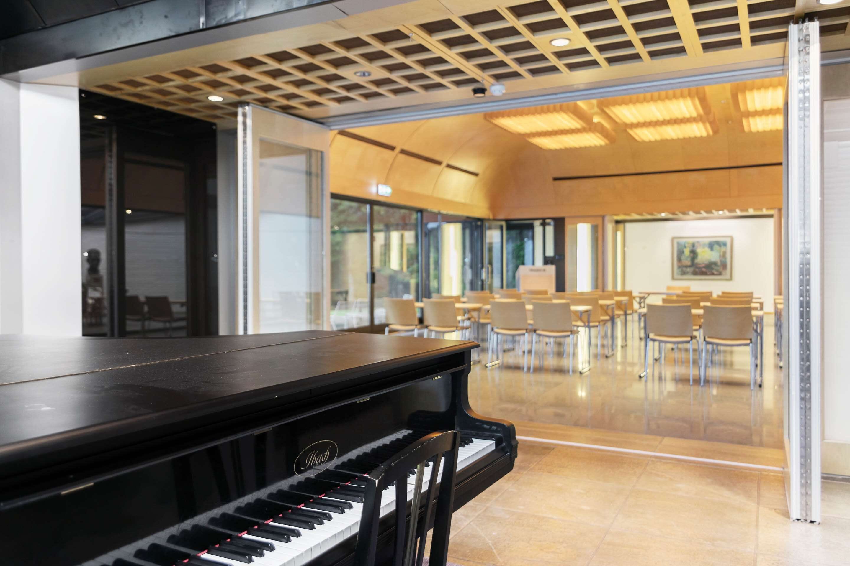 premium bedding, blackout curtains, cots/infant beds, rollaway beds