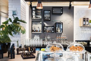 Bar (on property) - Voksenasen Hotell, BW Signature Collection (Oslo)