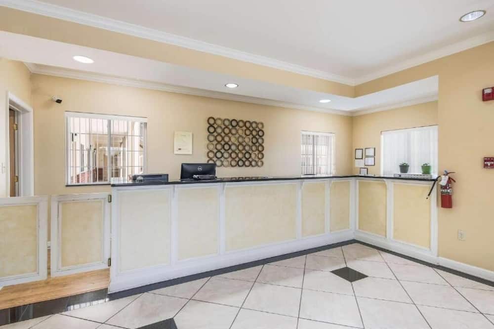 Bryant Inn & Suites
