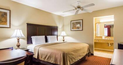 Bryant Inn & Suites
