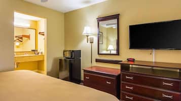 Standard Room, 1 King Bed | Premium bedding, blackout curtains, iron/ironing board, free WiFi